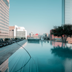 edificio con pileta